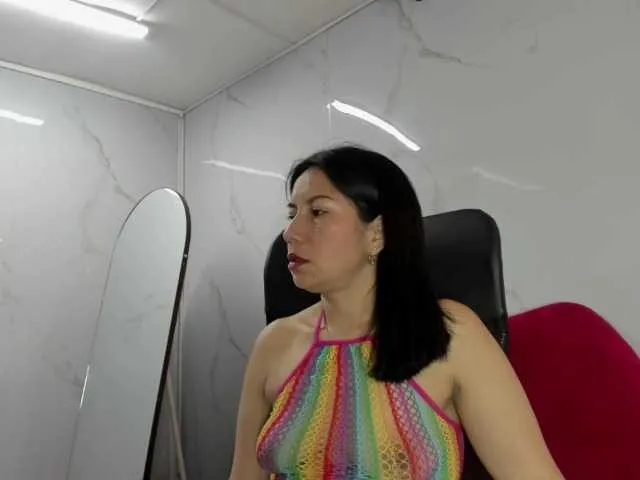 Freechat MeganCollinss on BongaCams