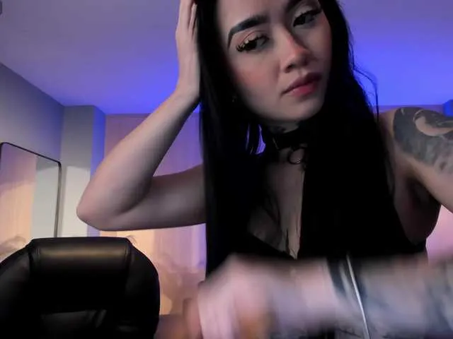 Freechat MeganCross on BongaCams