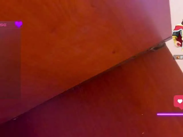 Freechat MeganMass on BongaCams