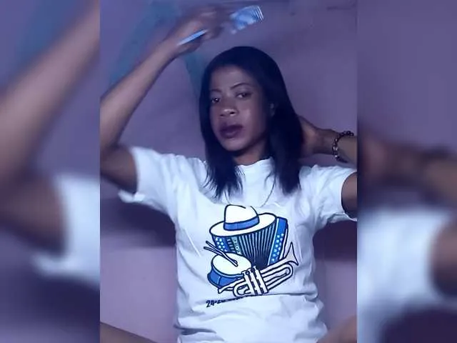 Offline Melanie94 on BongaCams