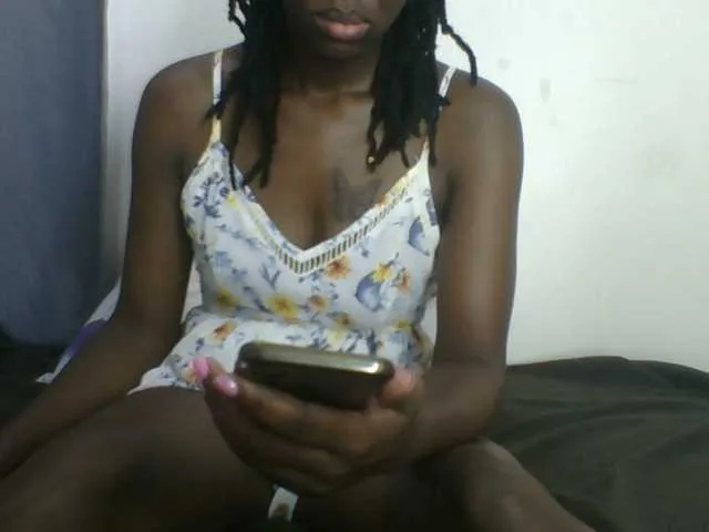 Freechat Melaniegoddess on BongaCams