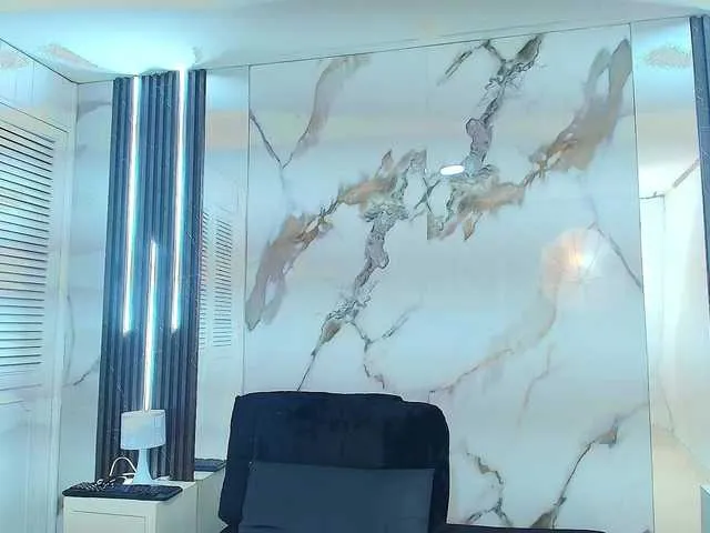 Offline MelaniePatton on BongaCams