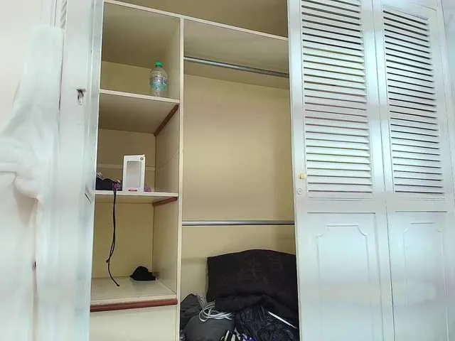 Offline MelaniePatton on BongaCams