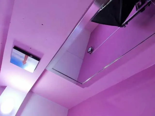 Offline MiaHarvey on BongaCams