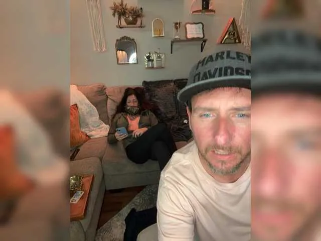 MicNMal on BongaCams