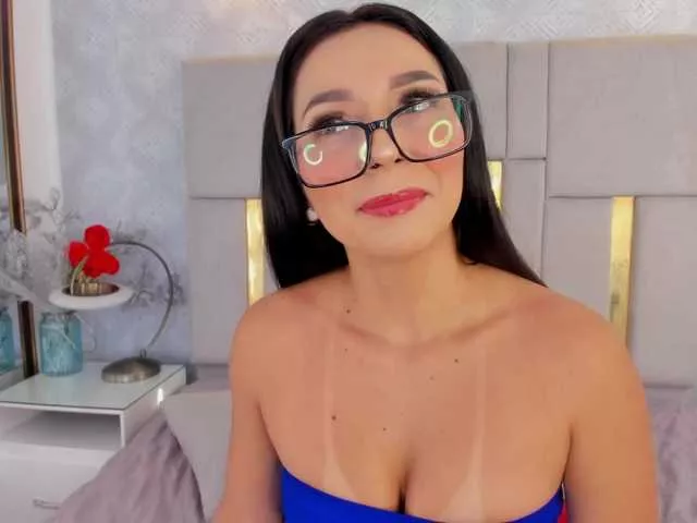 Offline MilaSaenz on BongaCams