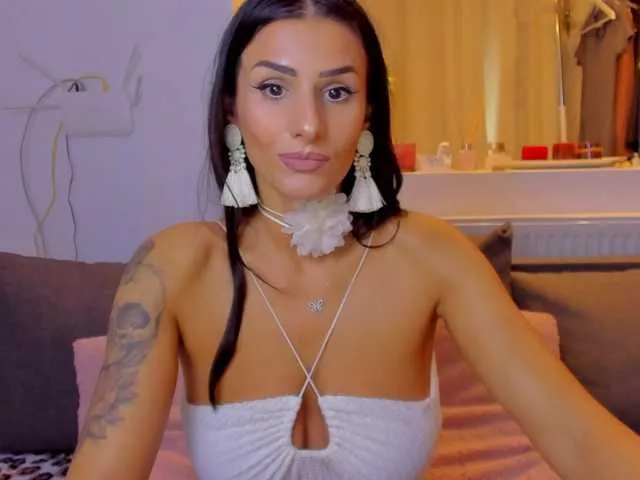 Offline Milfchelle on BongaCams