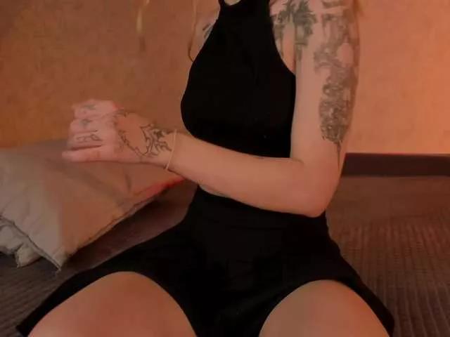 millaeyes from BongaCams