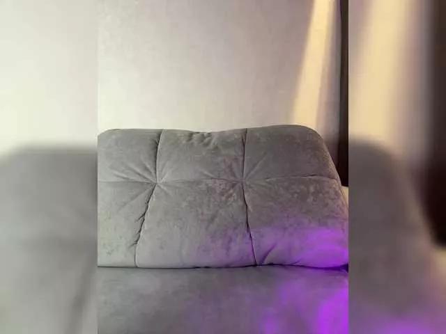 MillyMillya from BongaCams