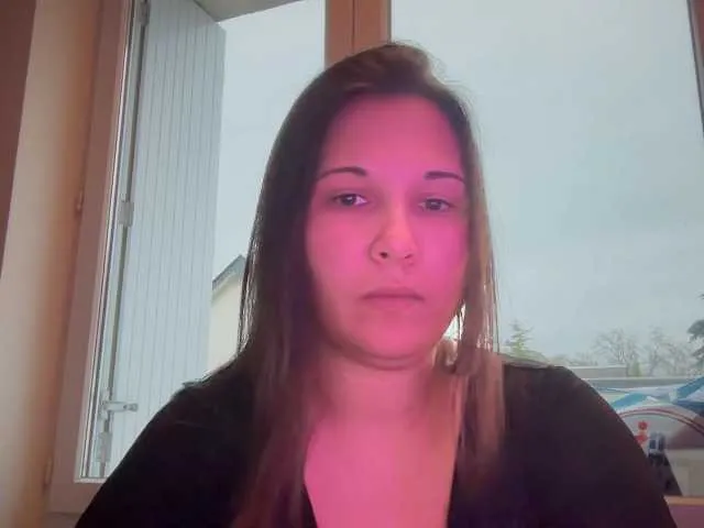 Offline Minettesexy24 on BongaCams