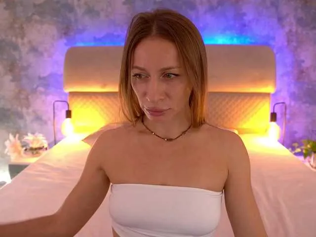 Offline MirandaHobbs on BongaCams