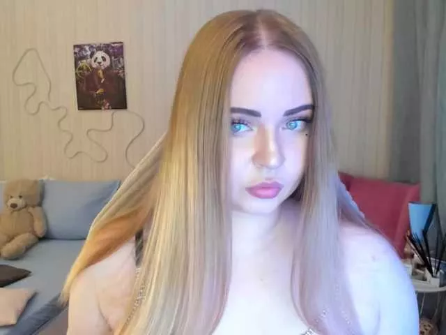 Offline MishaLips on BongaCams