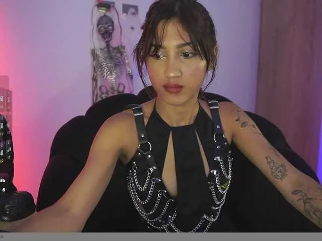 Offline MissKorrah on BongaCams