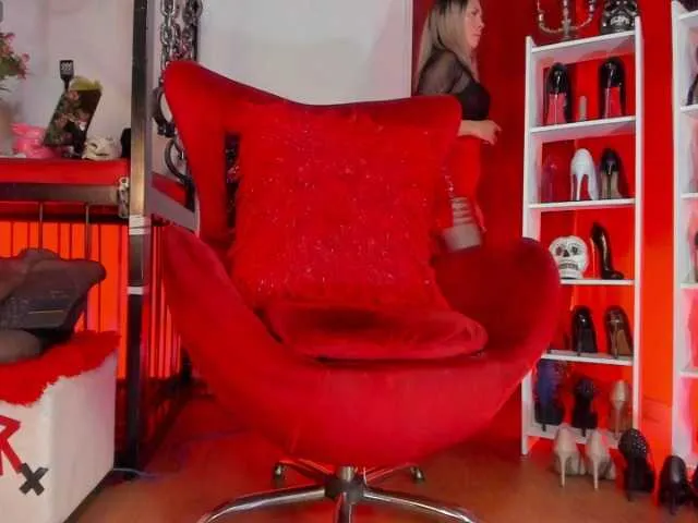 Offline MistressAndre on BongaCams