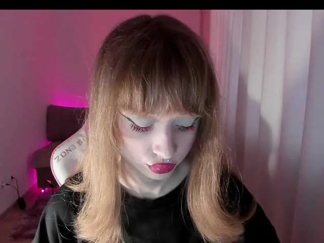 Offline mnepohuyy on BongaCams