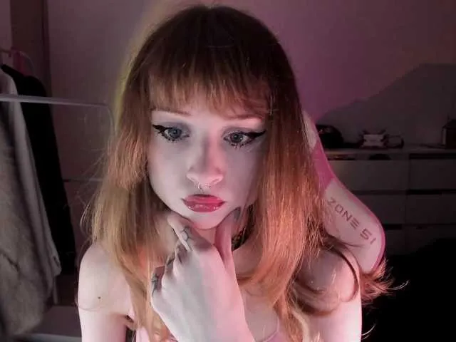 Offline mnepohuyy on BongaCams