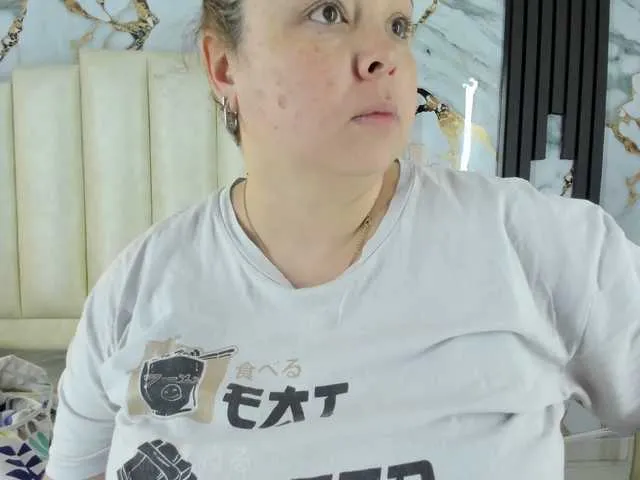 Offline mollieblue69 on BongaCams