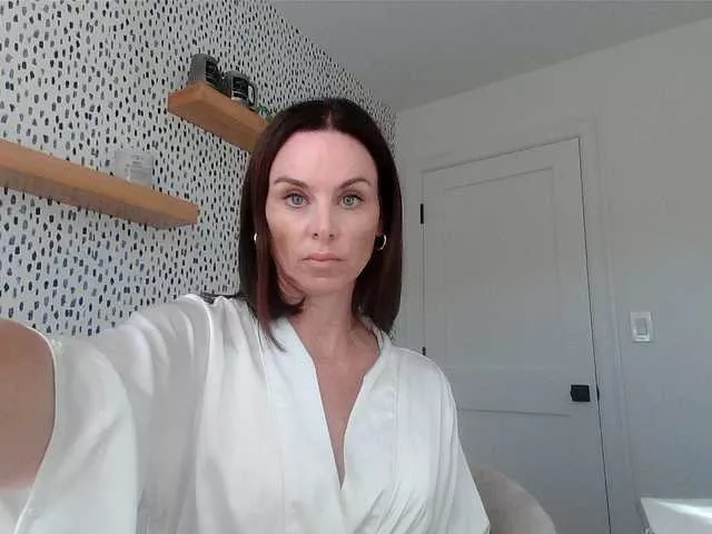 Offline MollyMae911 on BongaCams