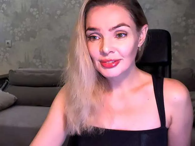 Freechat MoniCharm on BongaCams