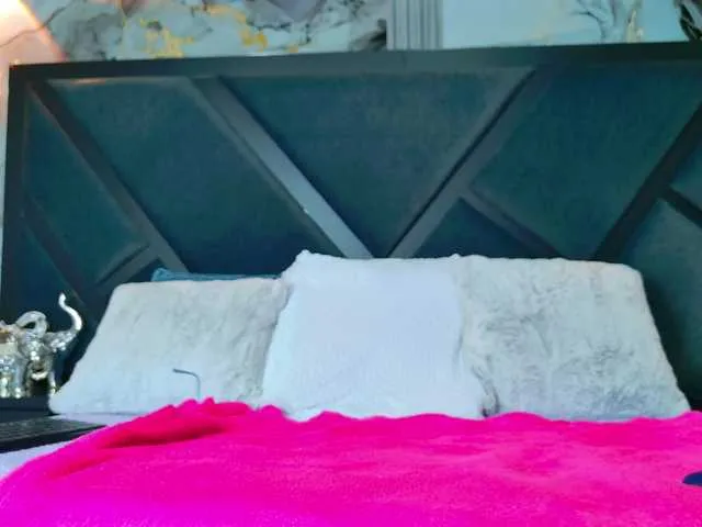 Offline NathaxaLeans on BongaCams