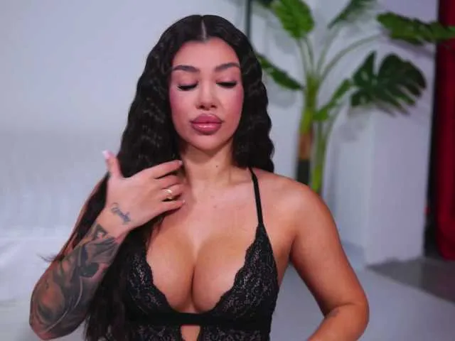 Offline NatyDesiree on BongaCams