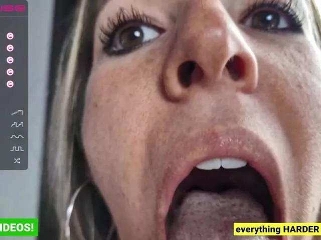 NaughtyTwo from BongaCams
