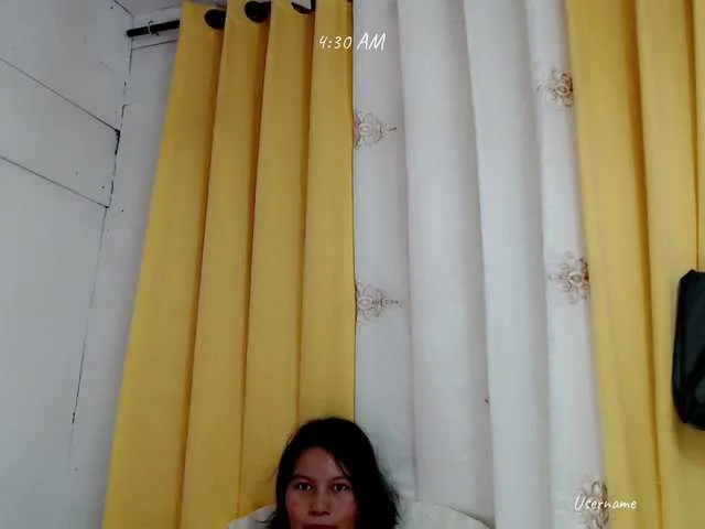 Freechat nemayhottits on BongaCams