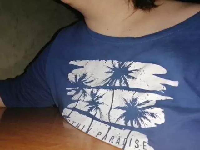 Nendia from BongaCams