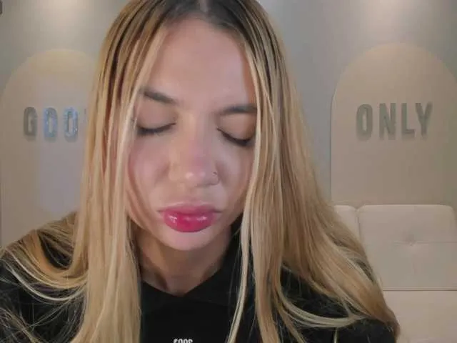 Offline NiaHolland on BongaCams