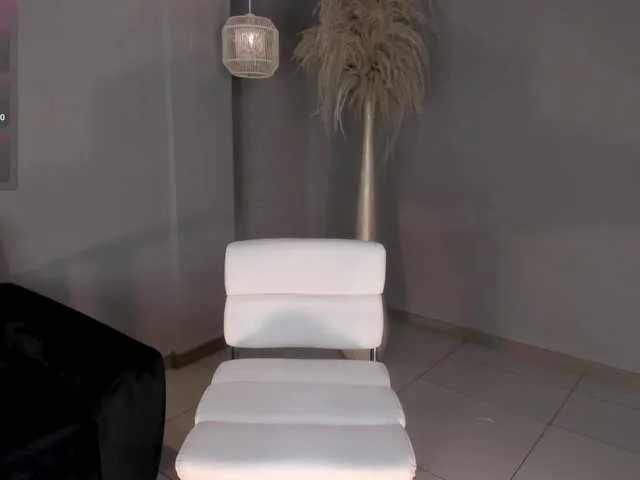 Offline NiaHolland on BongaCams