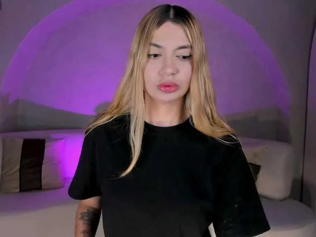 Offline NiaHolland on BongaCams