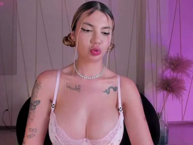 Offline NiaHolland on BongaCams