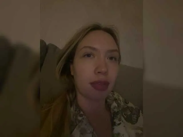 Offline NicoleRicci on BongaCams