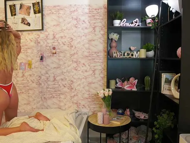 Offline NicoletteShea01 on BongaCams