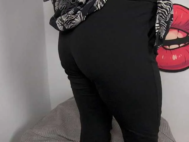 Offline NikkiWild on BongaCams