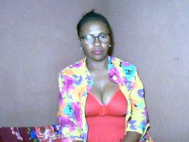 Nirinah2710 from BongaCams