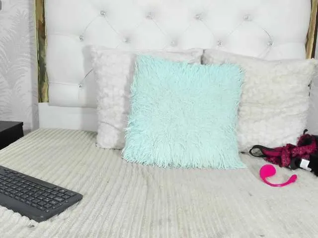 Offline noa-camila on BongaCams