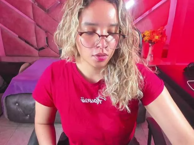 Offline OliviaFox on BongaCams