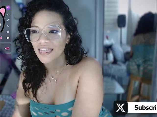 Offline paula-daniela1 on BongaCams