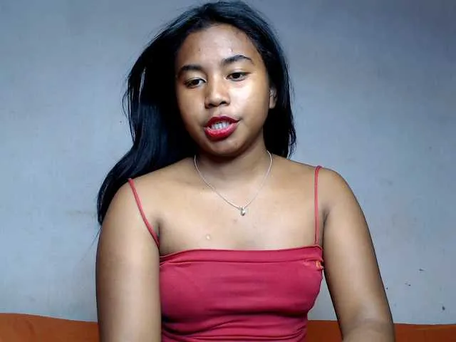 Offline Pauliemarie on BongaCams