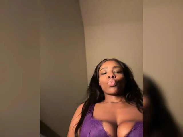 Offline Peachyz on BongaCams