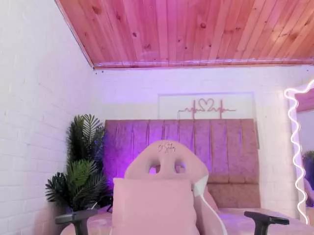 penelope-tay from BongaCams