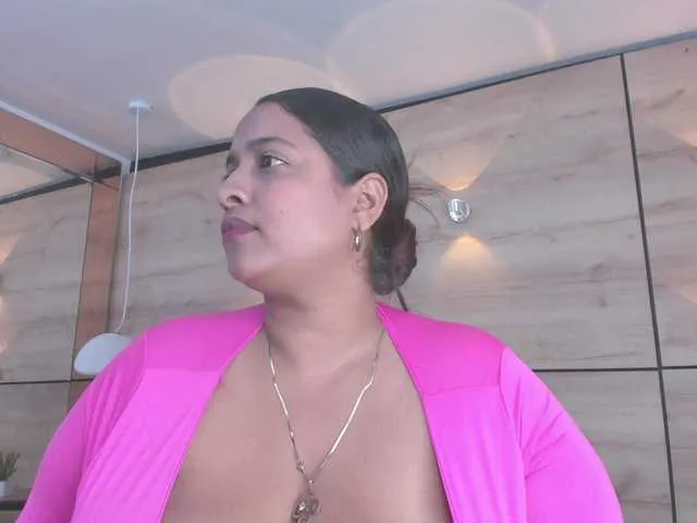 Offline PenelopeRusso on BongaCams