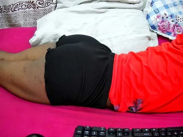 Freechat petite-tasha on BongaCams