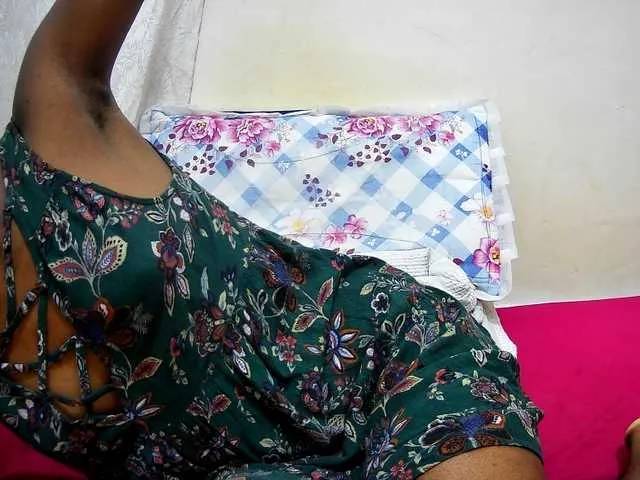 Freechat petite-tasha on BongaCams