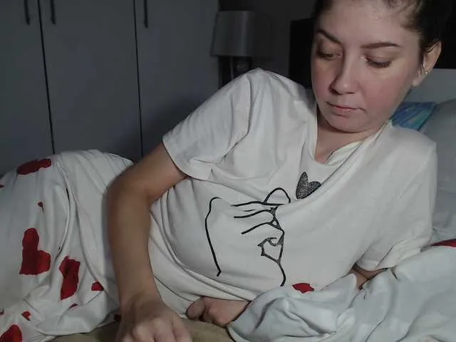 Offline petitedanielle on BongaCams