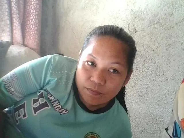 Offline PinayHotMom on BongaCams