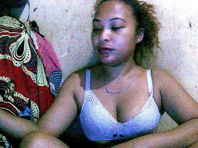 Offline Pisouna on BongaCams