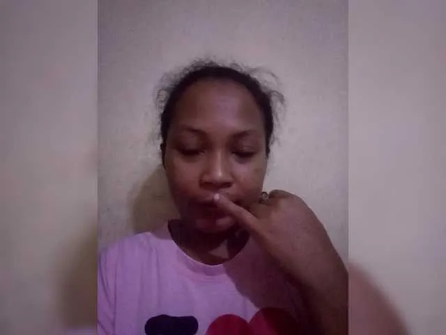 Offline Pisouna on BongaCams