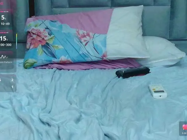 Offline playfulcurvy on BongaCams